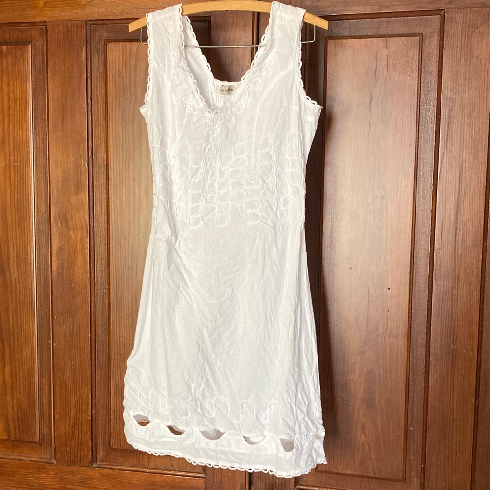 Cotton Natural White Embroidered V-neck Sleeveless Mini Dress Size M